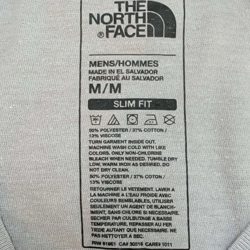 The North Face T-Shirt Mens Medium Grey Boston Graphic Slim Fit Short Sleeve
